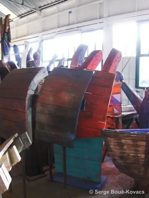 Coques rouges et turquoise, 2012 — Sculpture de Serge Boué-Kovacs