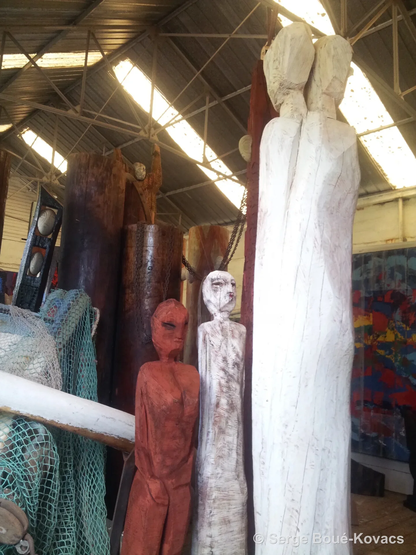 Figures rouge et blanche — Sculpture de Serge Boué-Kovacs