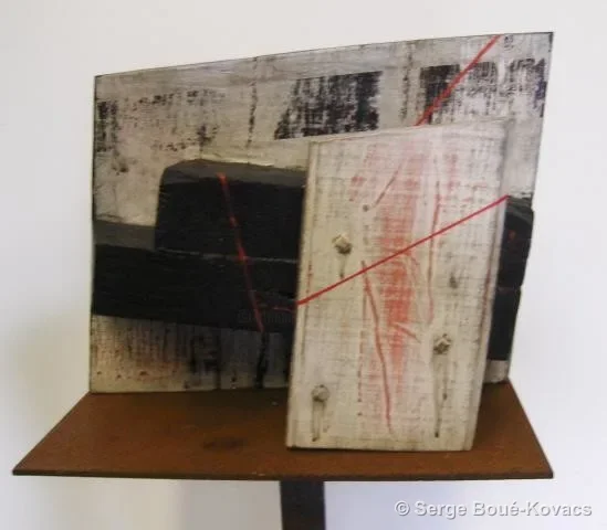 Bordé blanc au bloc noir — Sculpture de Serge Boué-Kovacs