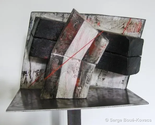 Assemblage blanc et noir, recto, 2010 — Sculpture de Serge Boué-Kovacs