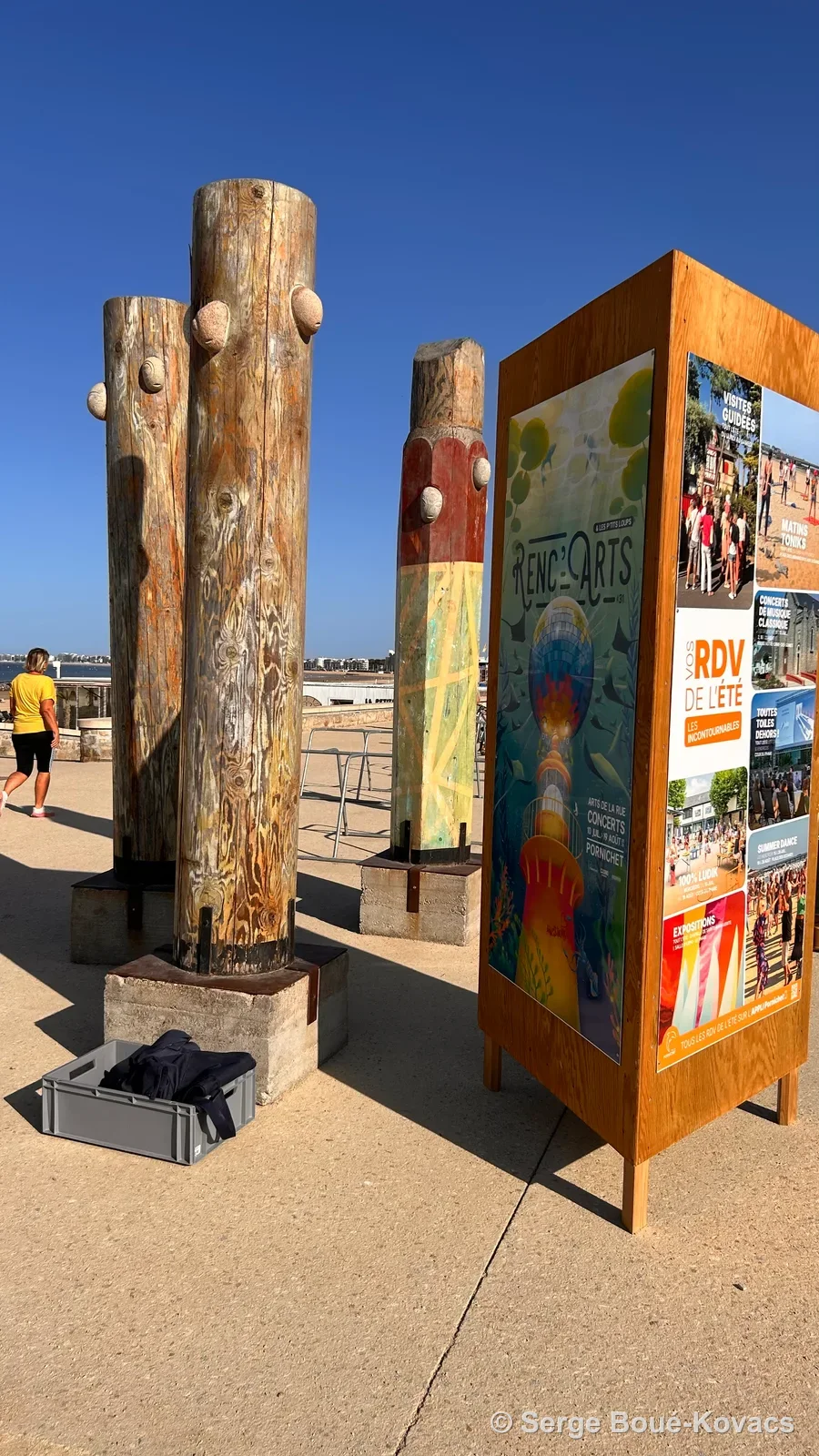 Totems et panneaux d'exposition — Sculpture de Serge Boué-Kovacs