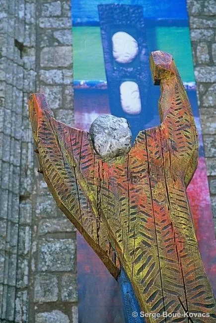 Christ jaune — Sculpture de Serge Boué-Kovacs