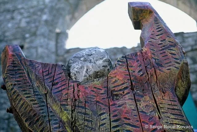 Christ jaune — Sculpture de Serge Boué-Kovacs