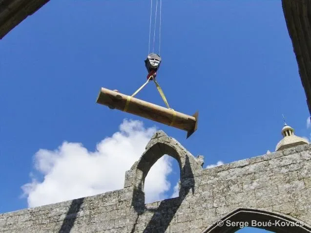 Mât aérien — Installation de Serge Boué-Kovacs