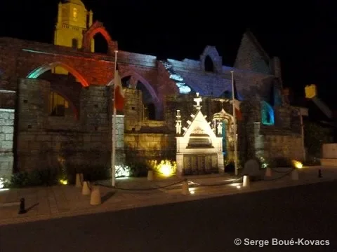 Chapelle Notre-Dame du Mûrier — Installation de Serge Boué-Kovacs